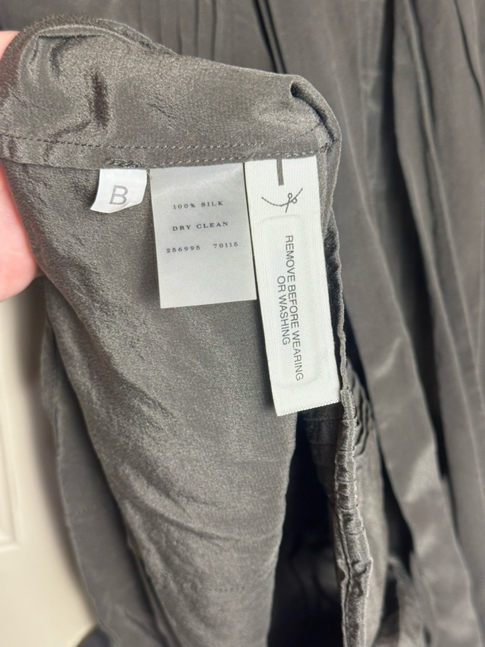 Ann Taylor Black Label Olive Green 100% Silk Sleeveless Blouse Top Tie Neck 8 - Picture 7 of 9